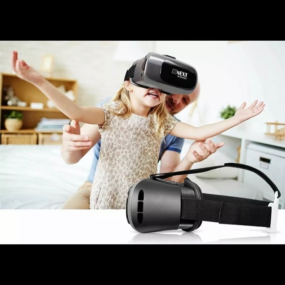 VR Headset - Picture 2 of 6